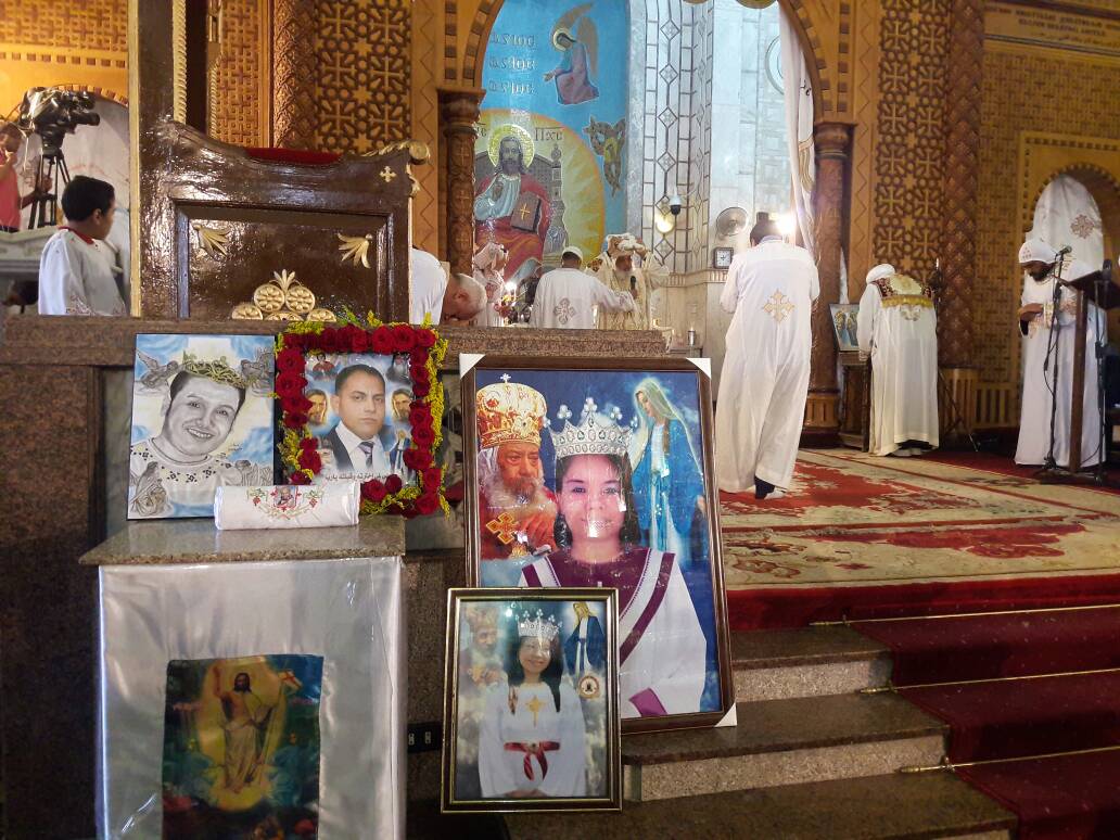  صور الشهداء داخل الكنيسة