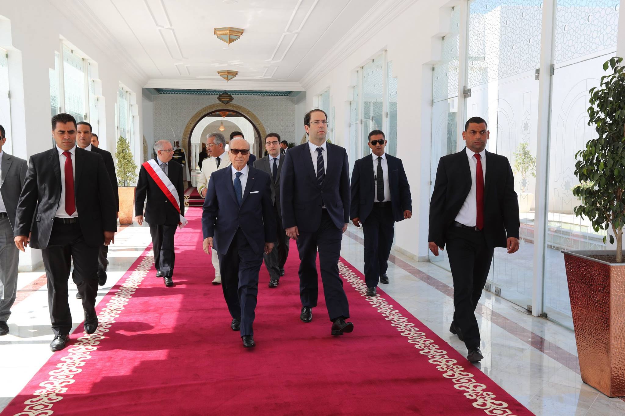 السبسي  يغارد تونس للمشاركة في القمة العربية الإسلامية الأمريكية