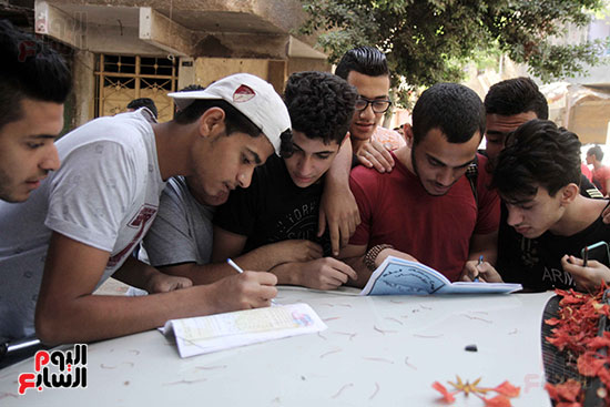 امتحانات الدبلومات الفنية (9)