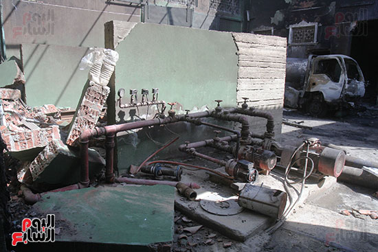 اثار حريق مصنع أبو رواش (3)