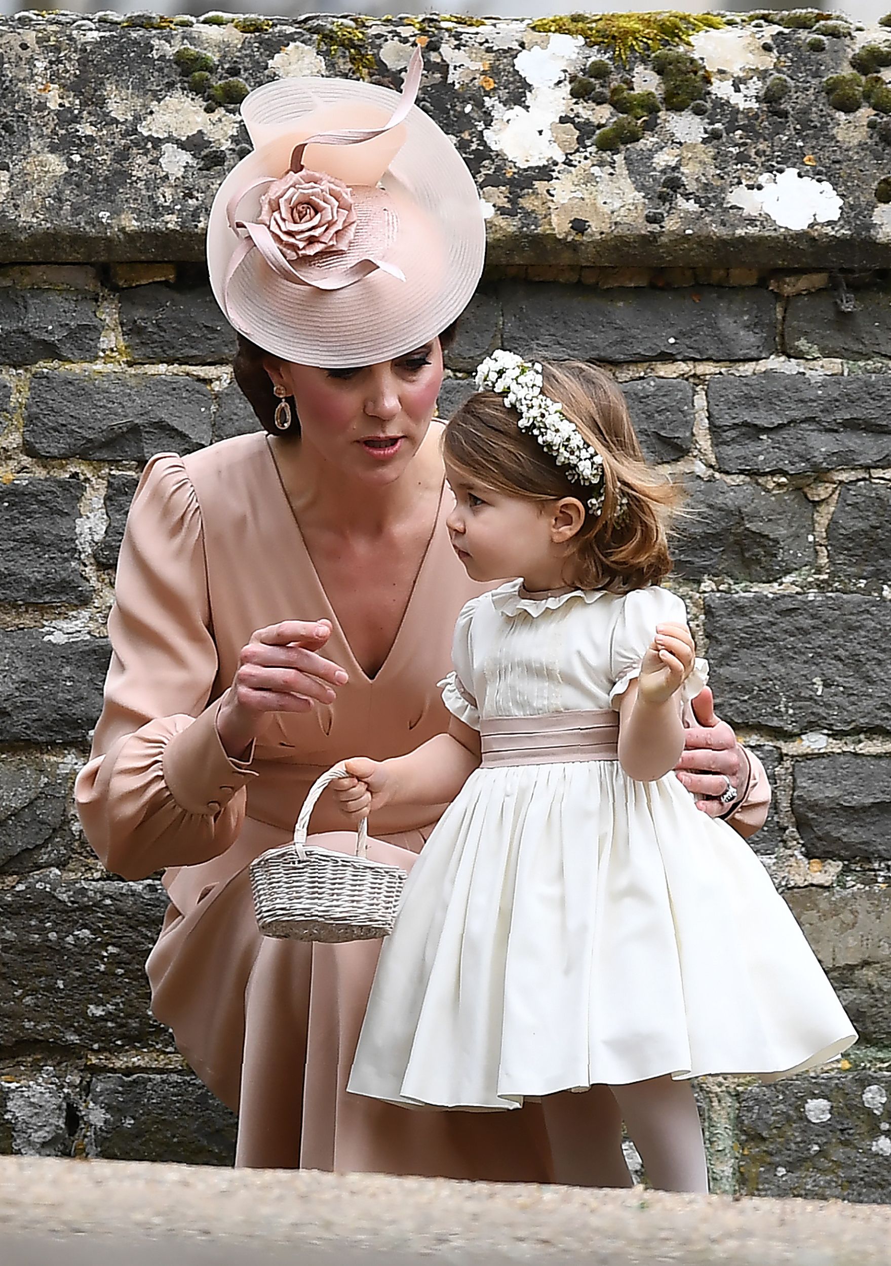 كاثرين دوقة كامبريدج وابنتها الأميرة شارلوت
