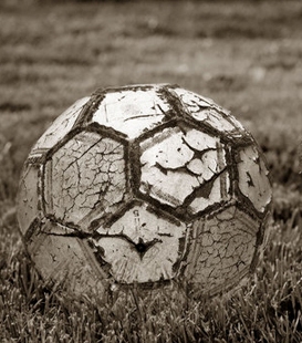 كرة القدم قديما