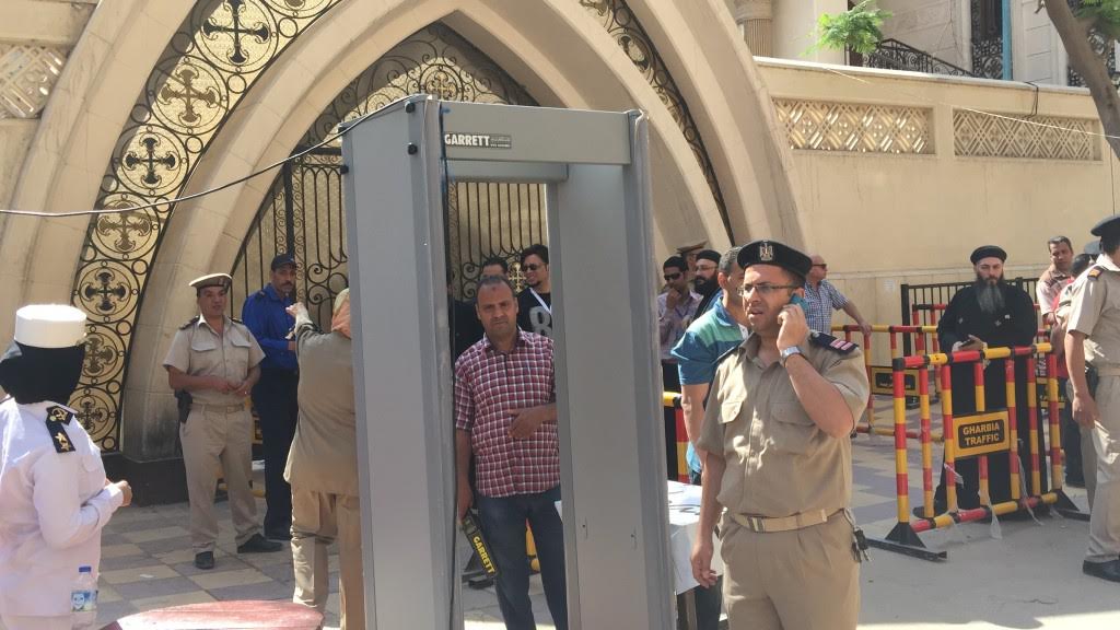 4-   وضع بوابات اليكترونية أمام الكنيسة