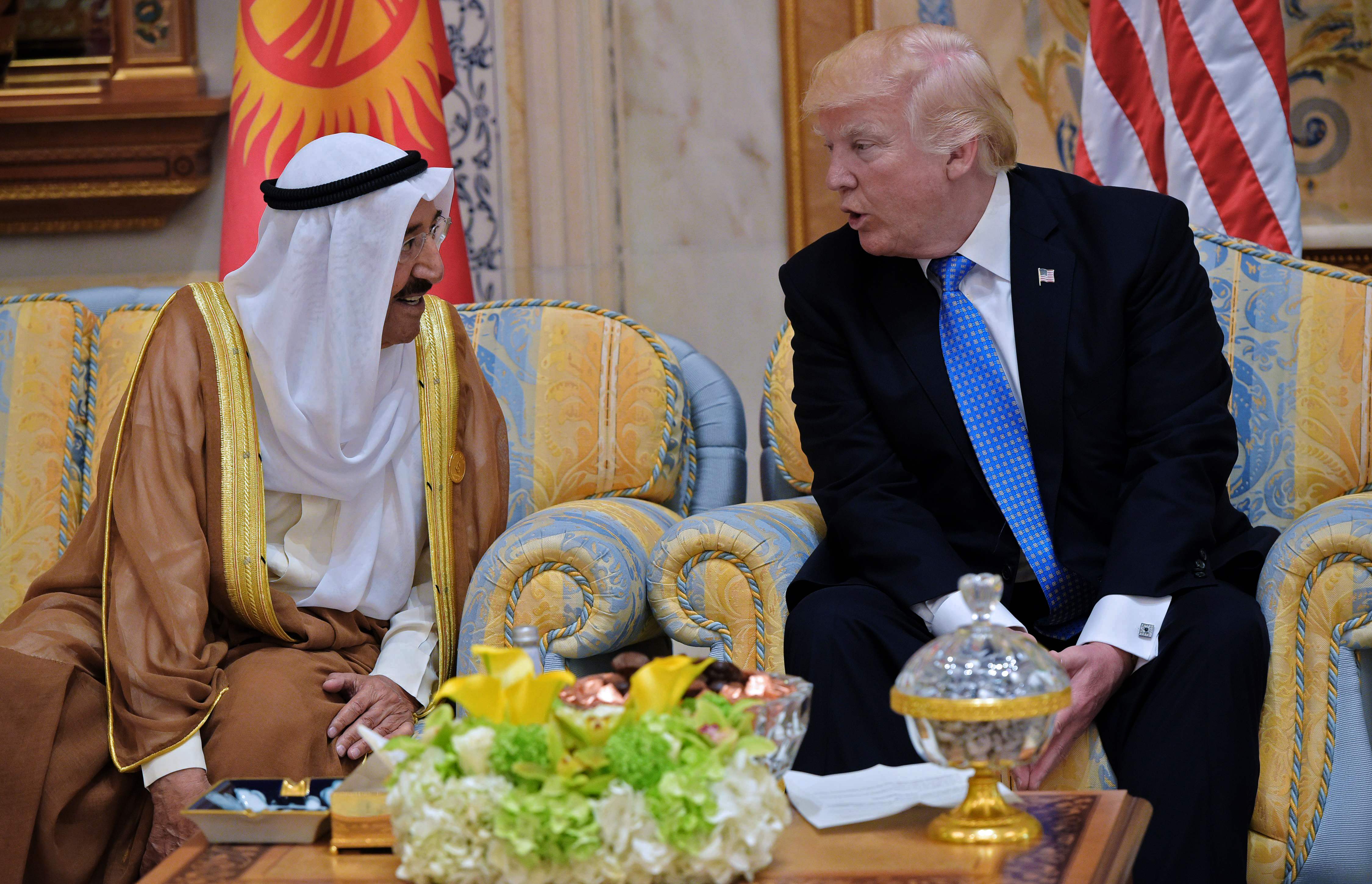 الرئيس الأمريكى يلتقى أمير الكويت على هامش القمة الخليجية الأمريكية