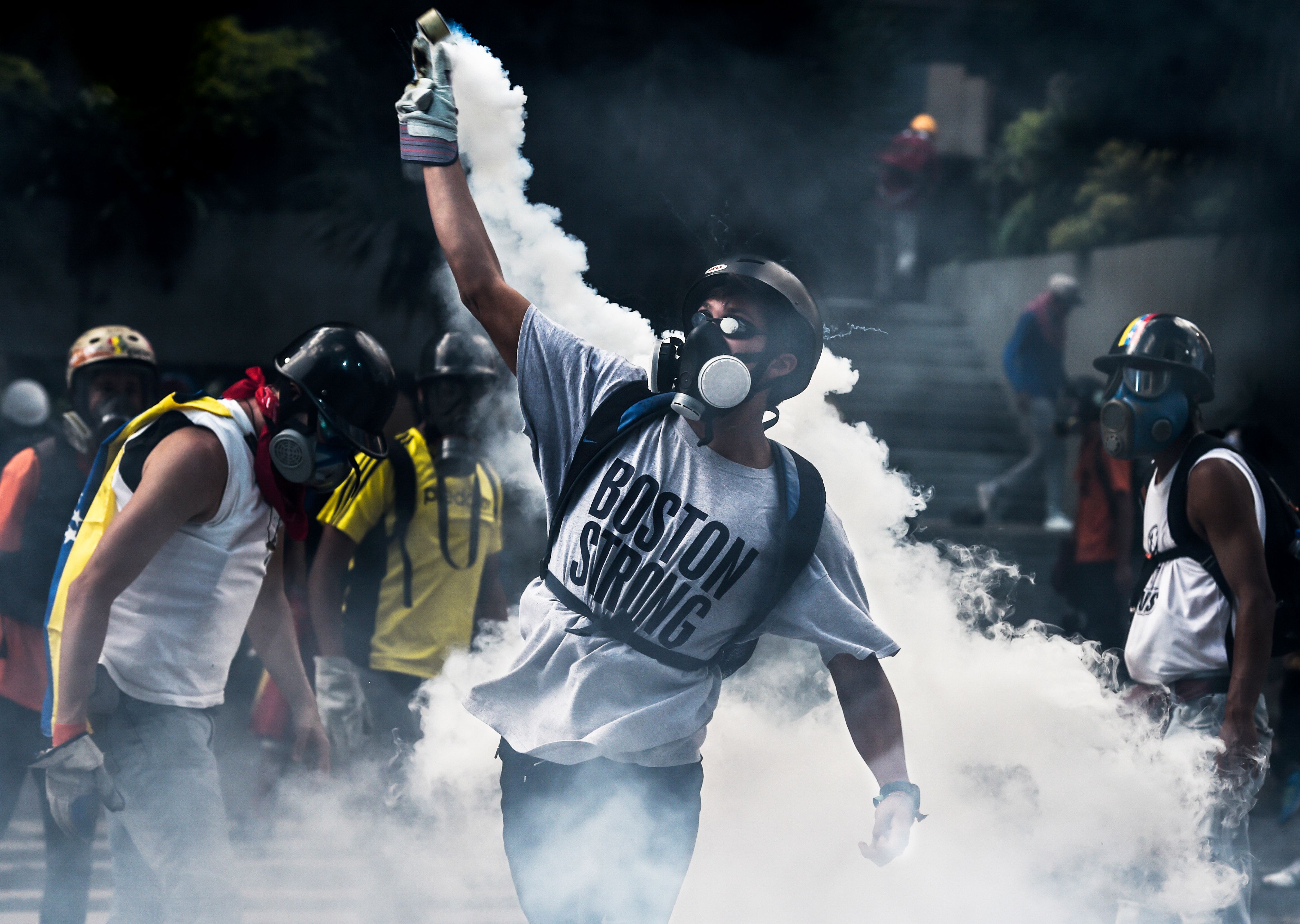 جانب من المواجهات مع الشرطة الفنزويلية