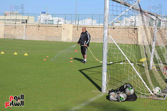 رش--الملعب--في-تدريب-الزمالك-بتونس