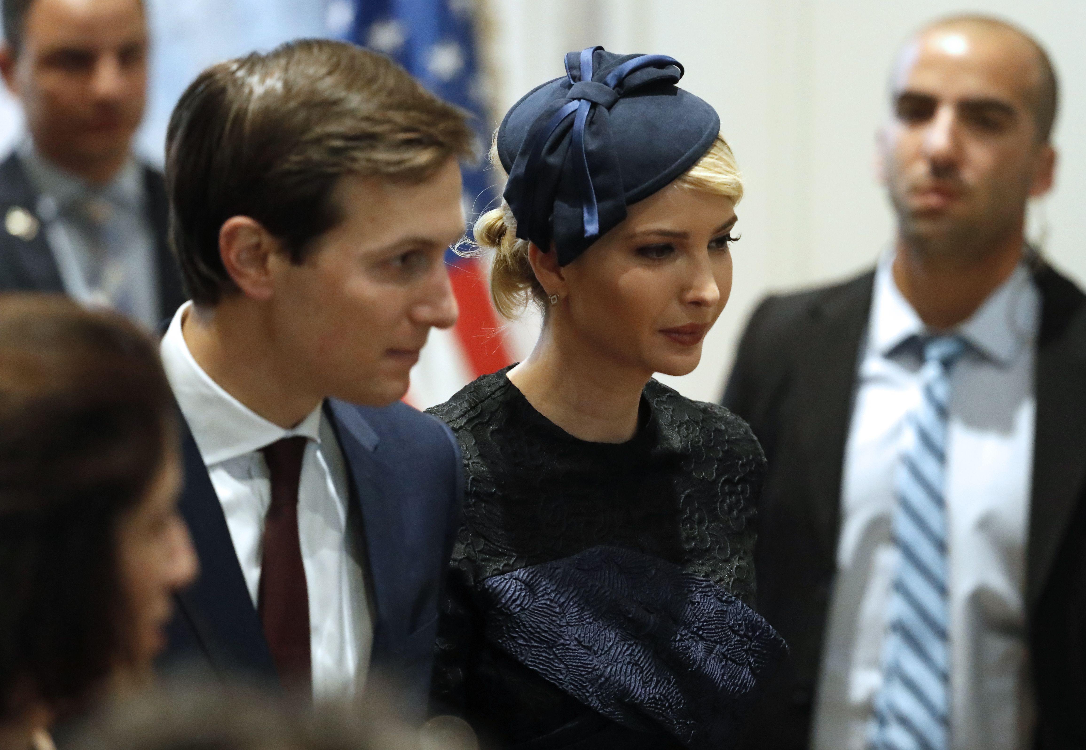 ميلانيا ترامب وزوجها خلال زيارة إسرائيل