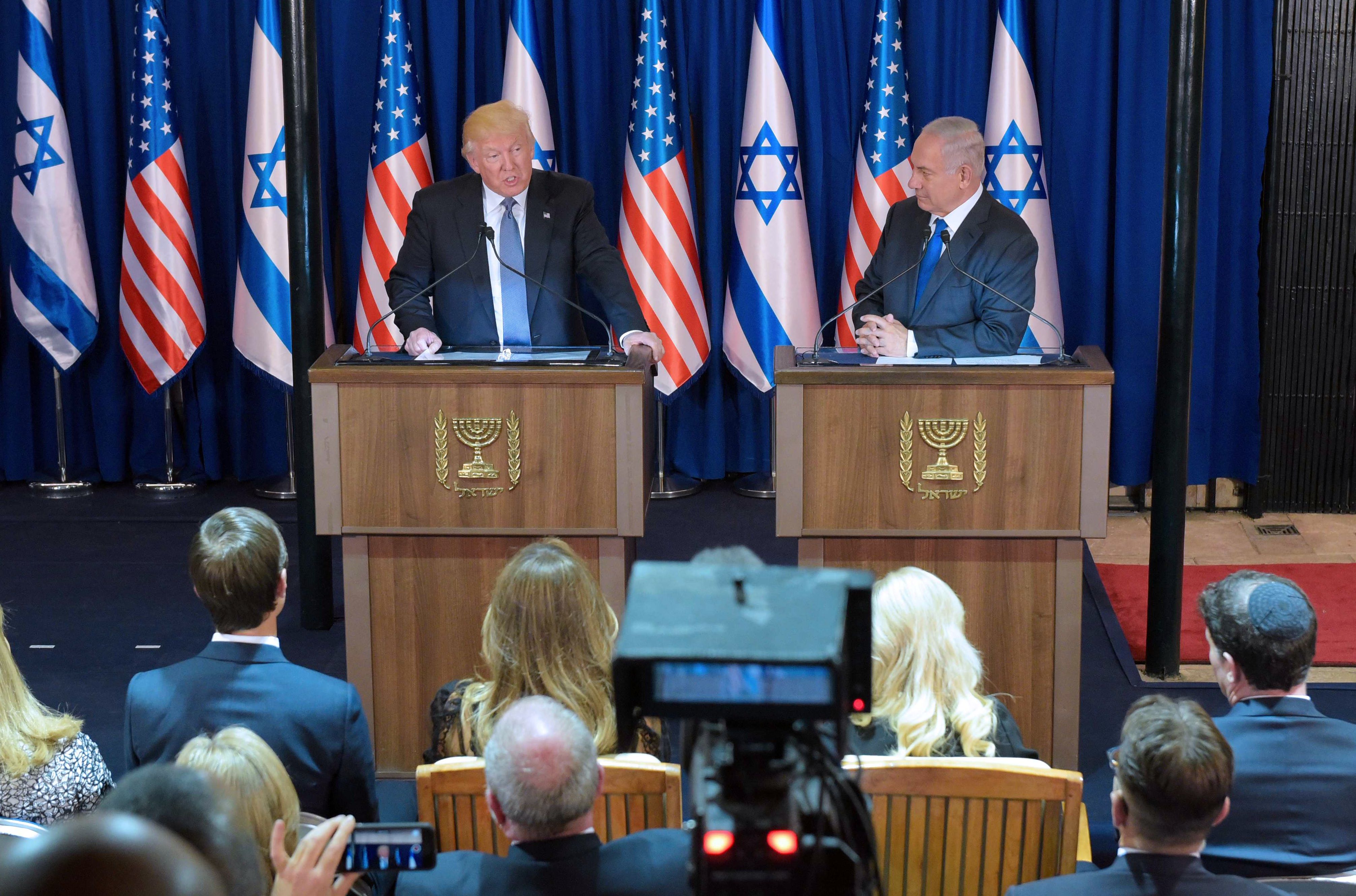 دونالد ترامب الرئيس الأمريكى خلال مؤتمر صحفى مشترك فمع رئيس الوزراء الإسرائيلى بنيامين نتنياهو