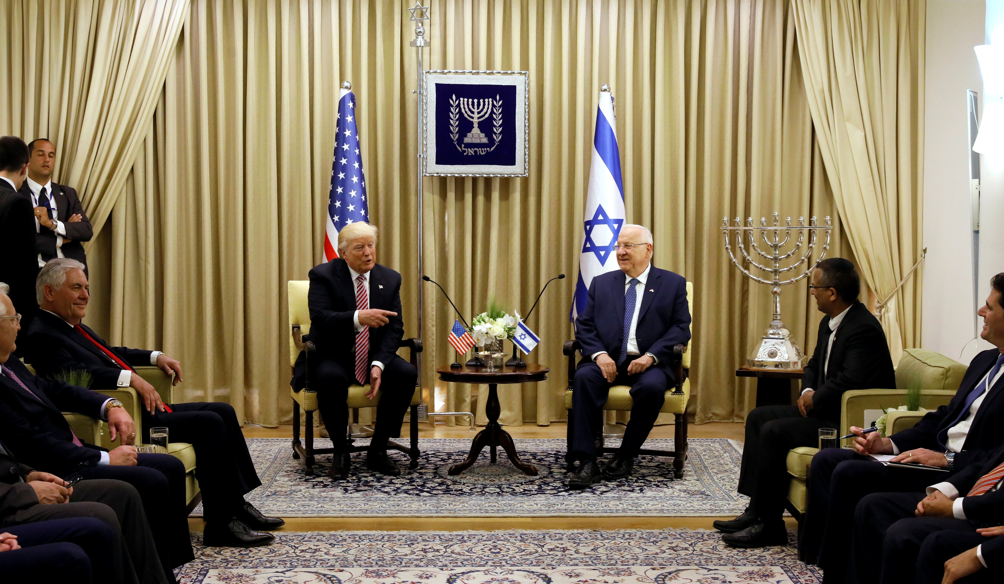 لقاء بين الرئيس الأمريكى ونظيره الاسرائيلى
