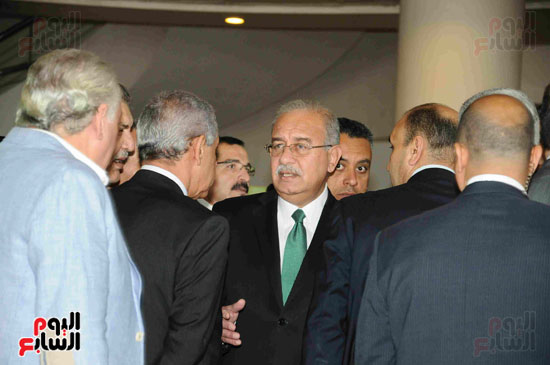 رئيس الوزراء يفتتح معرض سوبر ماركت أهلا رمضان  (1)