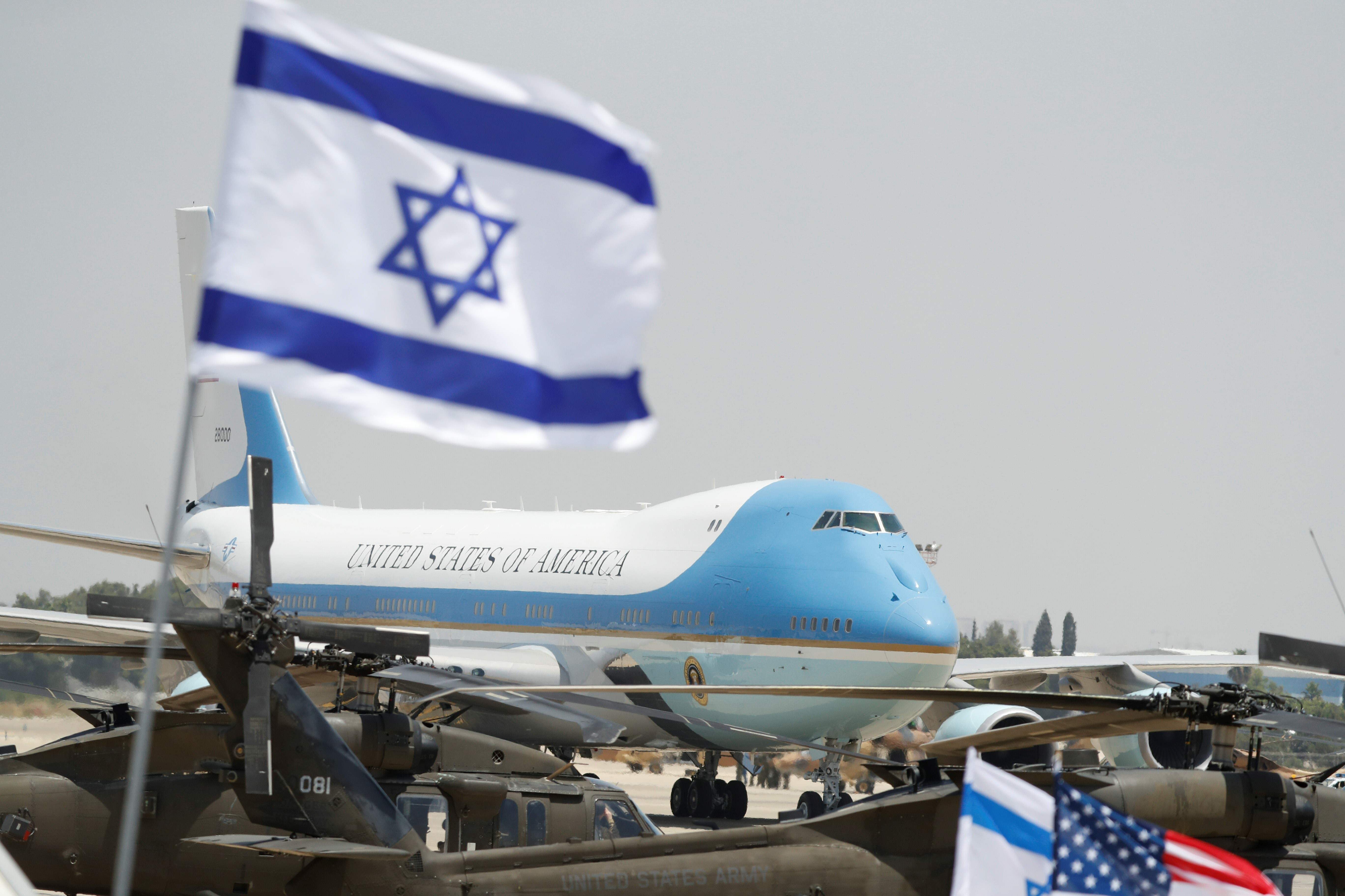 الطائرة الرئاسية الأمريكية تصل تل أبيب