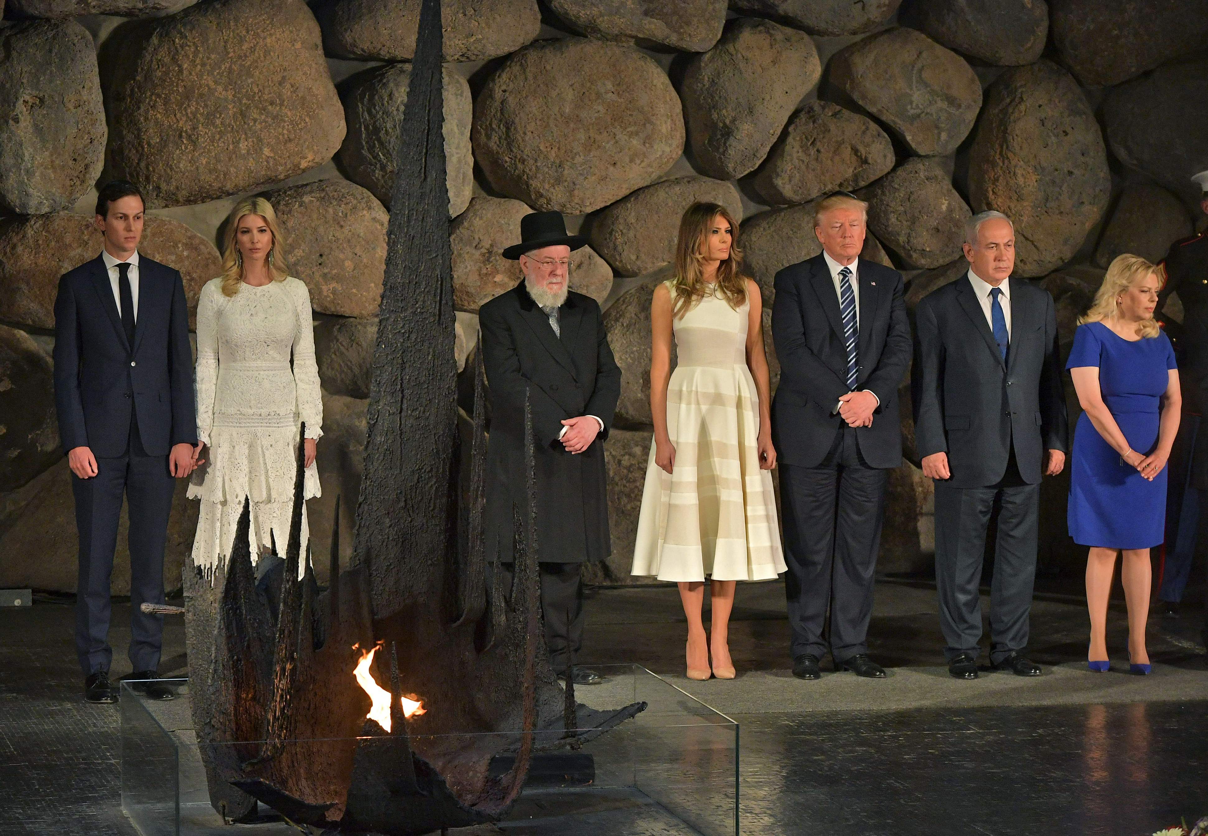 ترامب ونتنياهو وزوجتهما داخل متحف ياد فاشيم