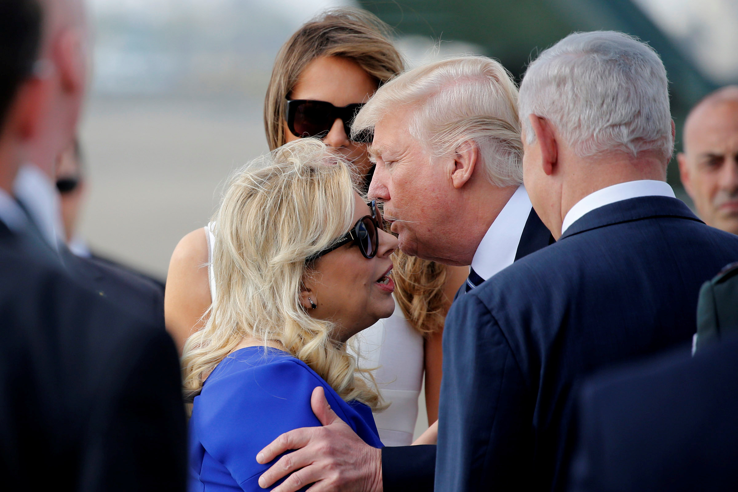 ترامب يودع سارة زوجة رئيس الوزراء الإسرائيلى