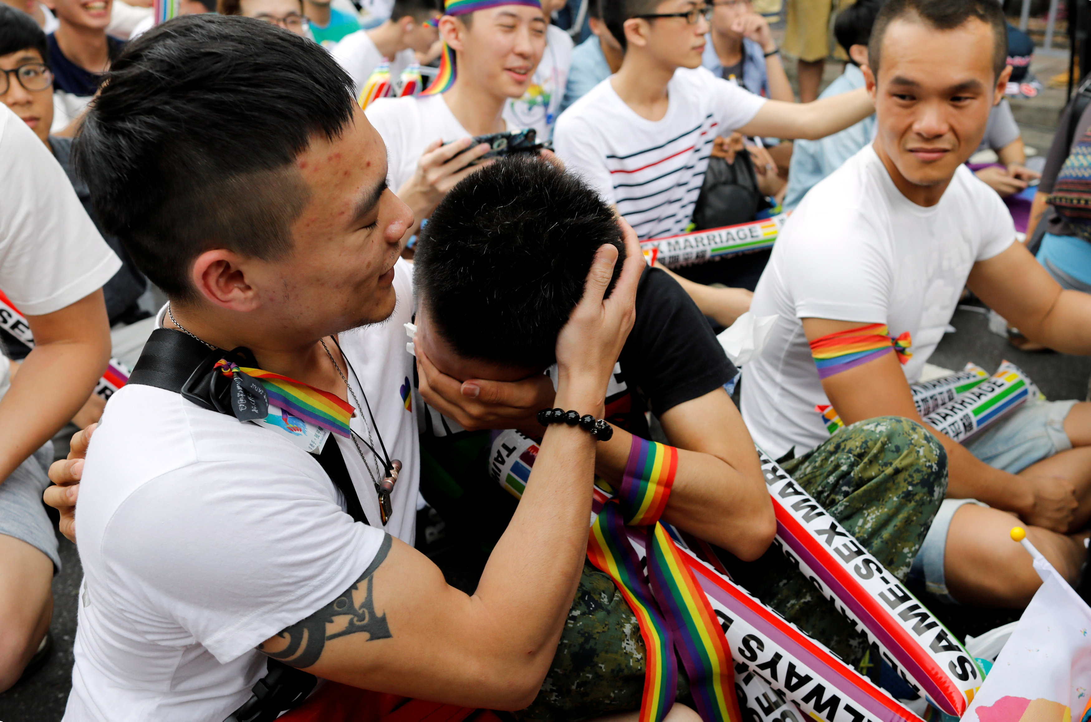 المثليين يعربون عن سعادتهم بعد صدور الحكم