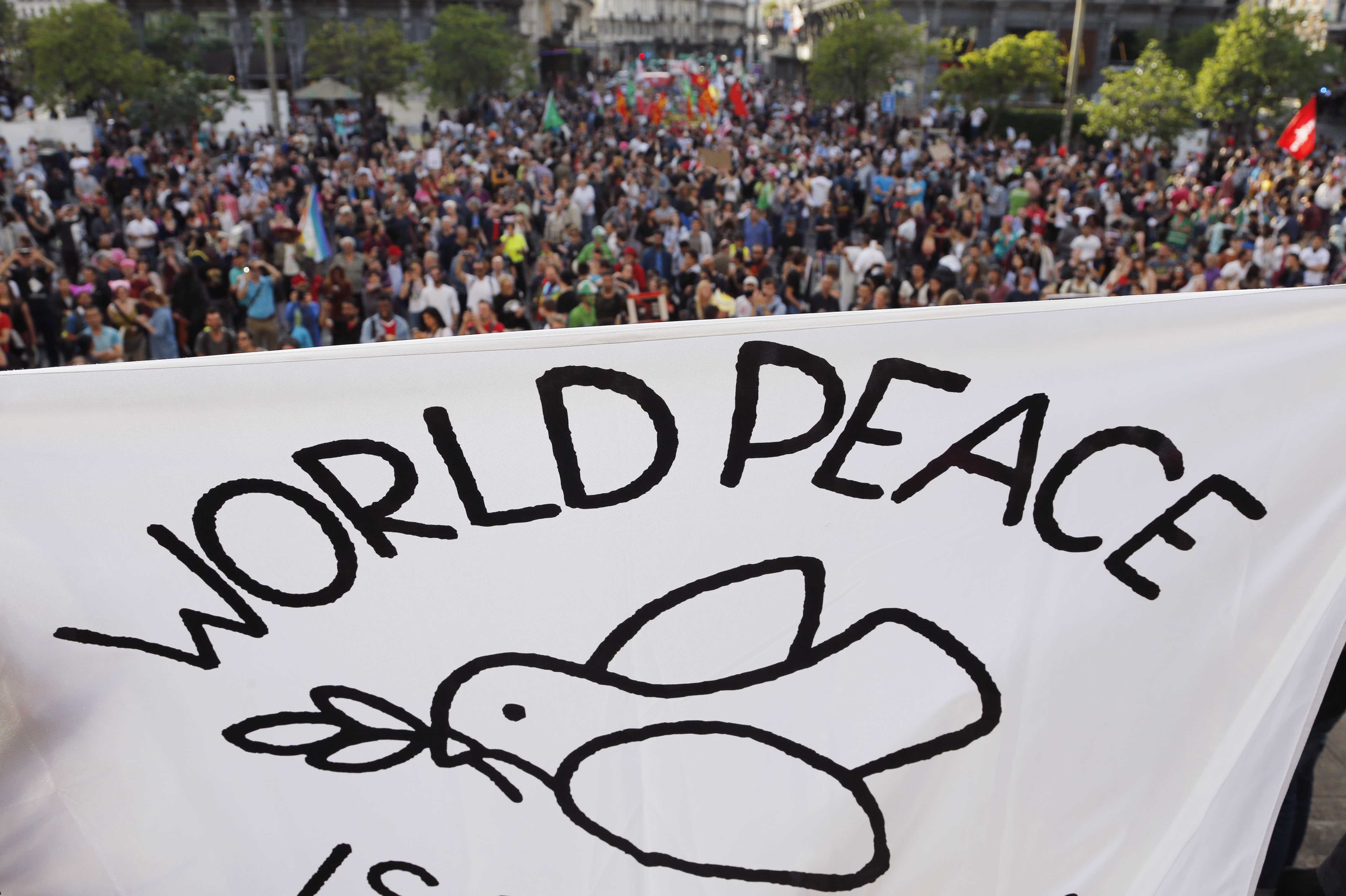لافتة السلام العالمى