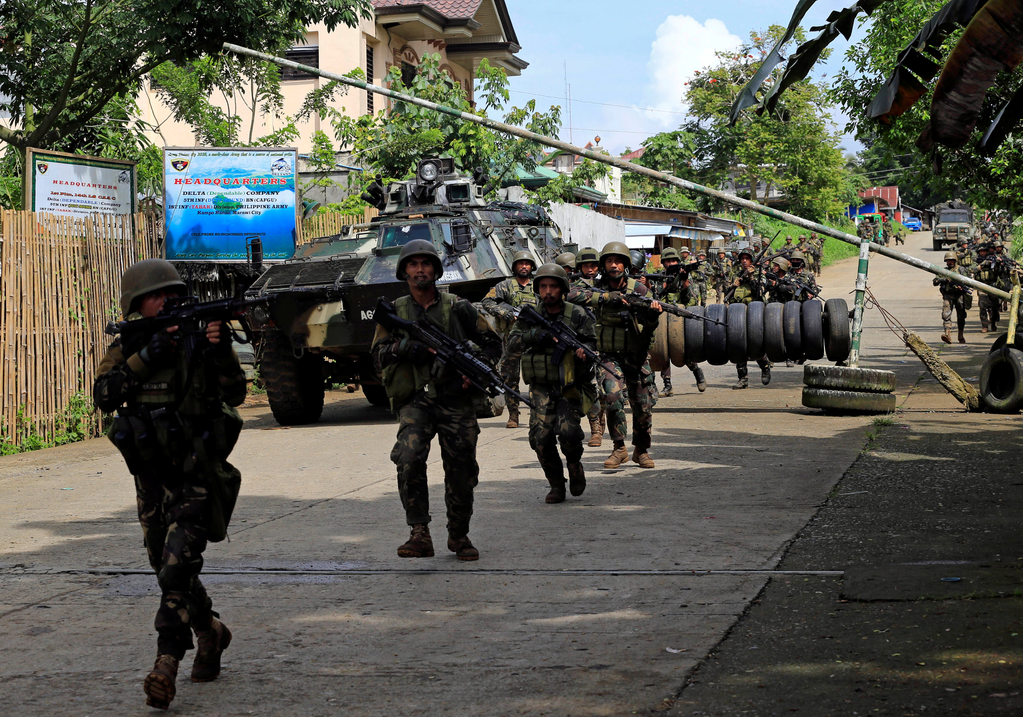 جيش الفلبين يسعى لإعادة السيطرة الأمنية على مدينة مضطربة