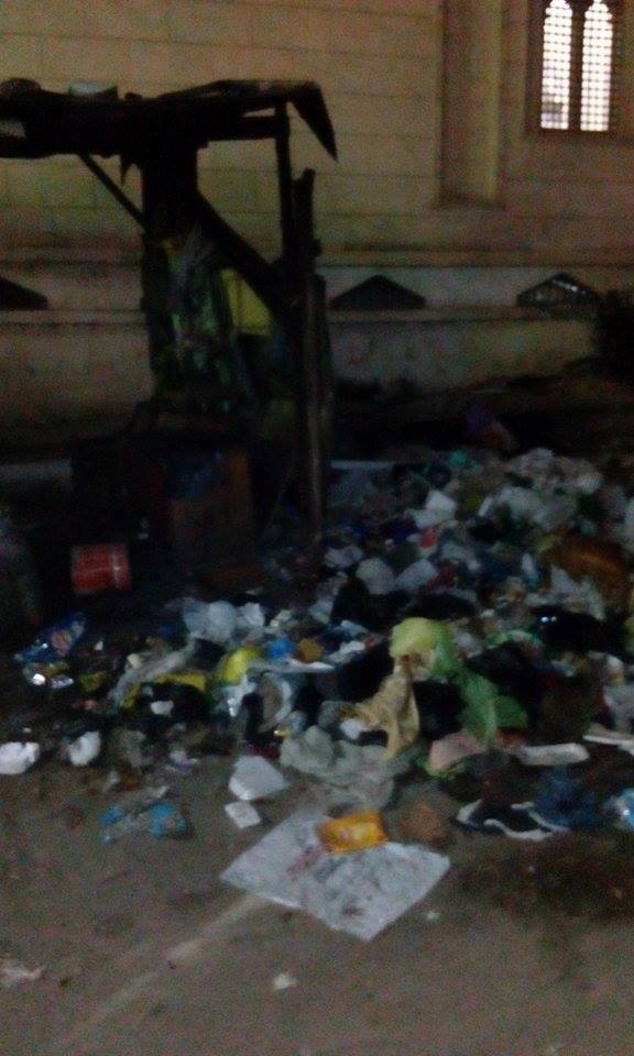 القمامة تحاصر ميدان المساجد (3)