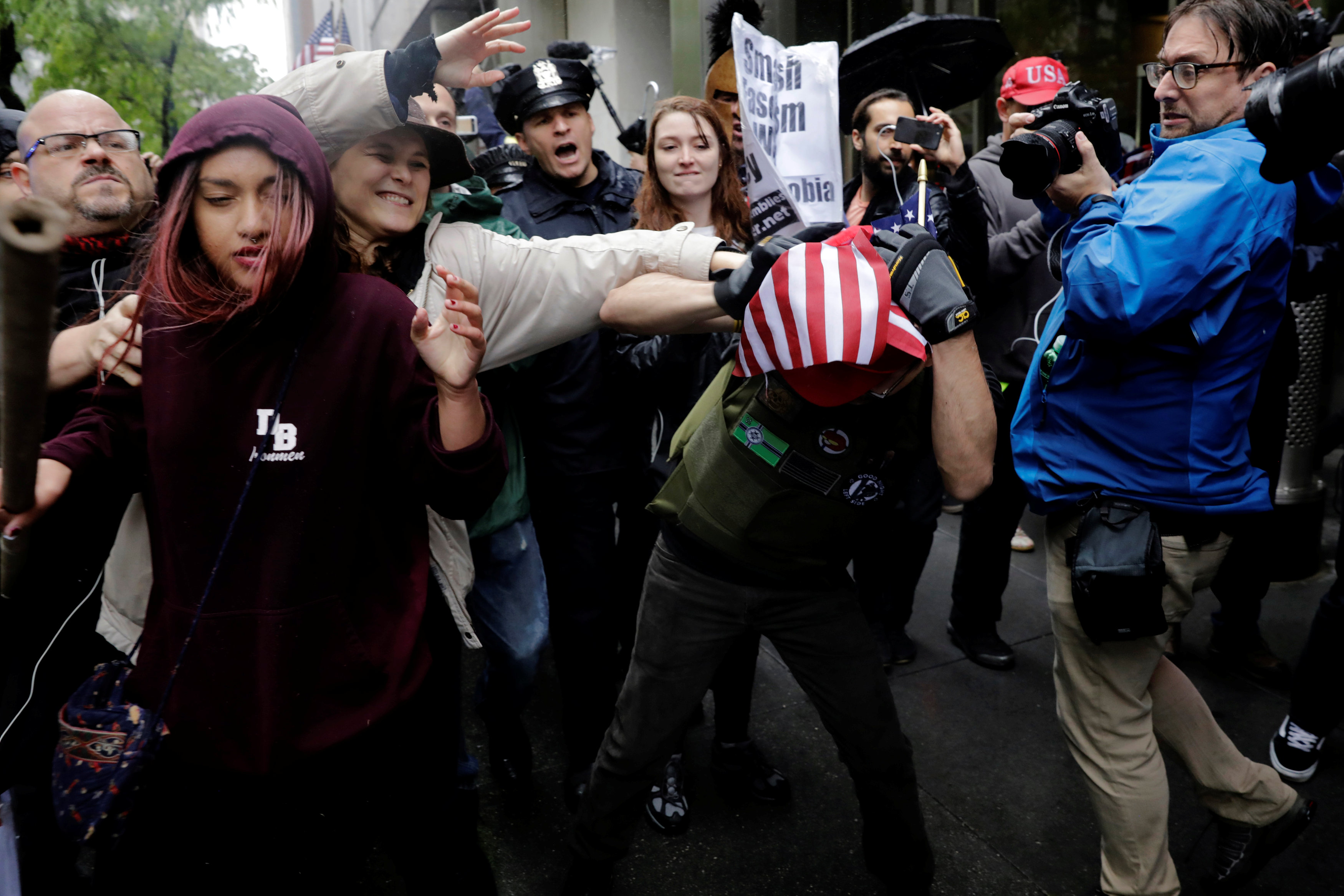اشتباكات بين الشرطة الأمريكية ومتظاهرين