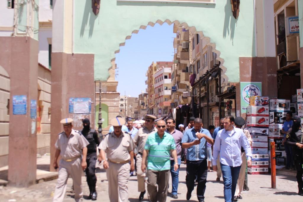 مدير الأمن يهنئ أهالي اسوان بحلول شهر رمضان