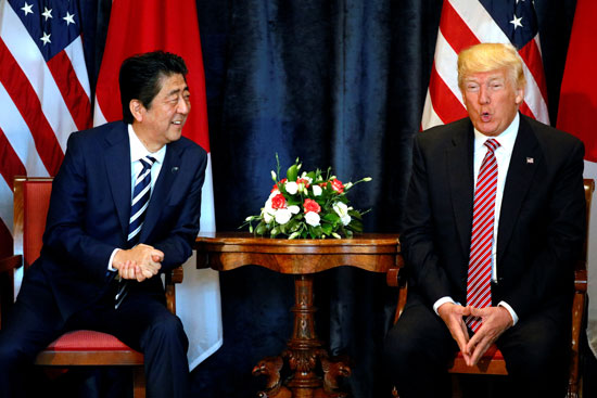 مباحثات-ثنائية-بين-ترامب-ورئيس-الوزراء-اليابانى