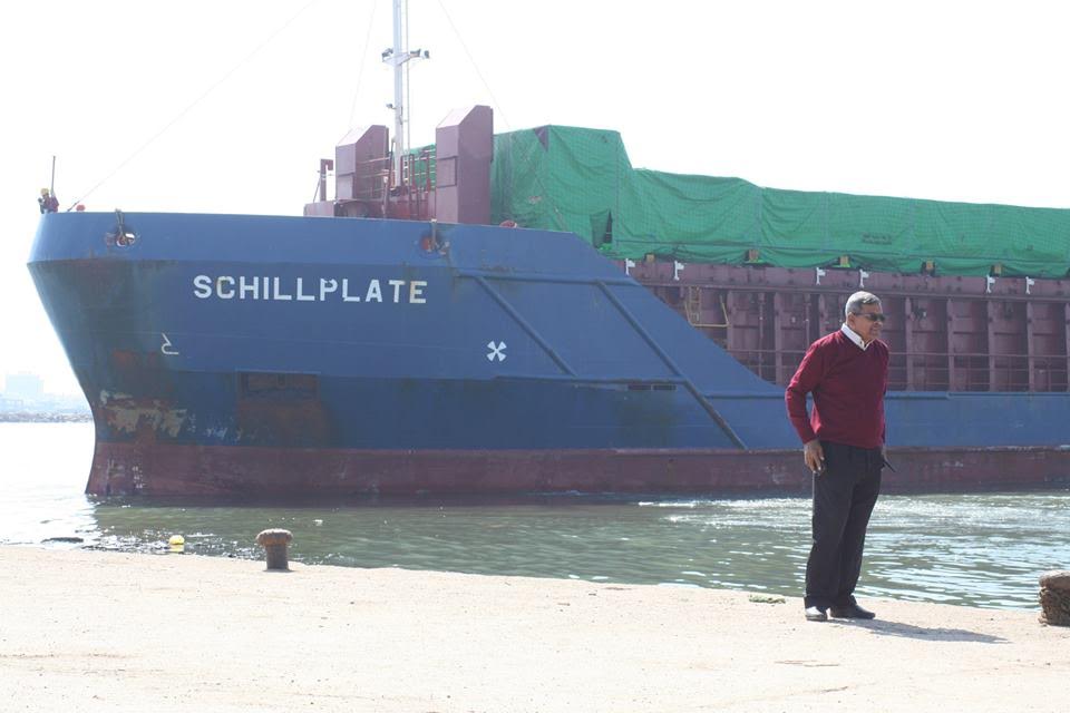 السفينة ترسو بميناء البرلس