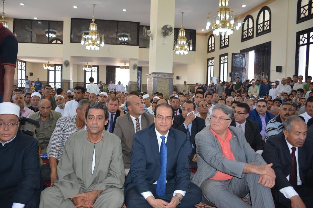 احمد الشعراوى خلال صلاة الجمعة بالمسجد