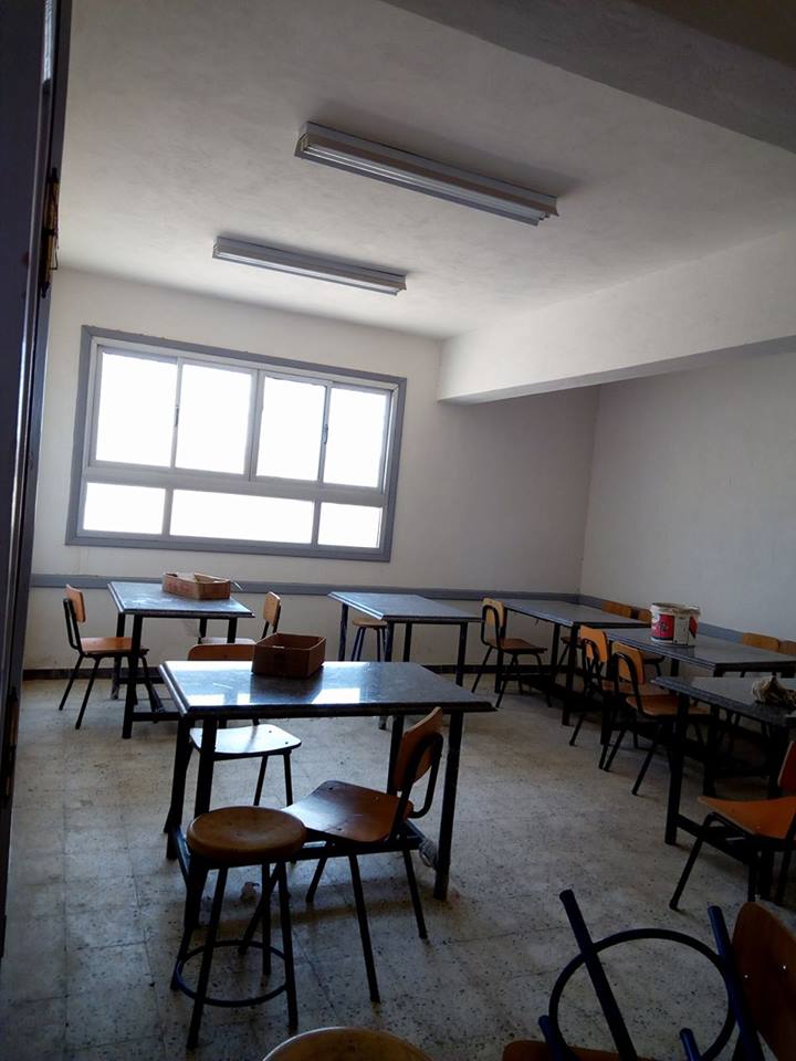 القاعة الداخلية للمدرسة