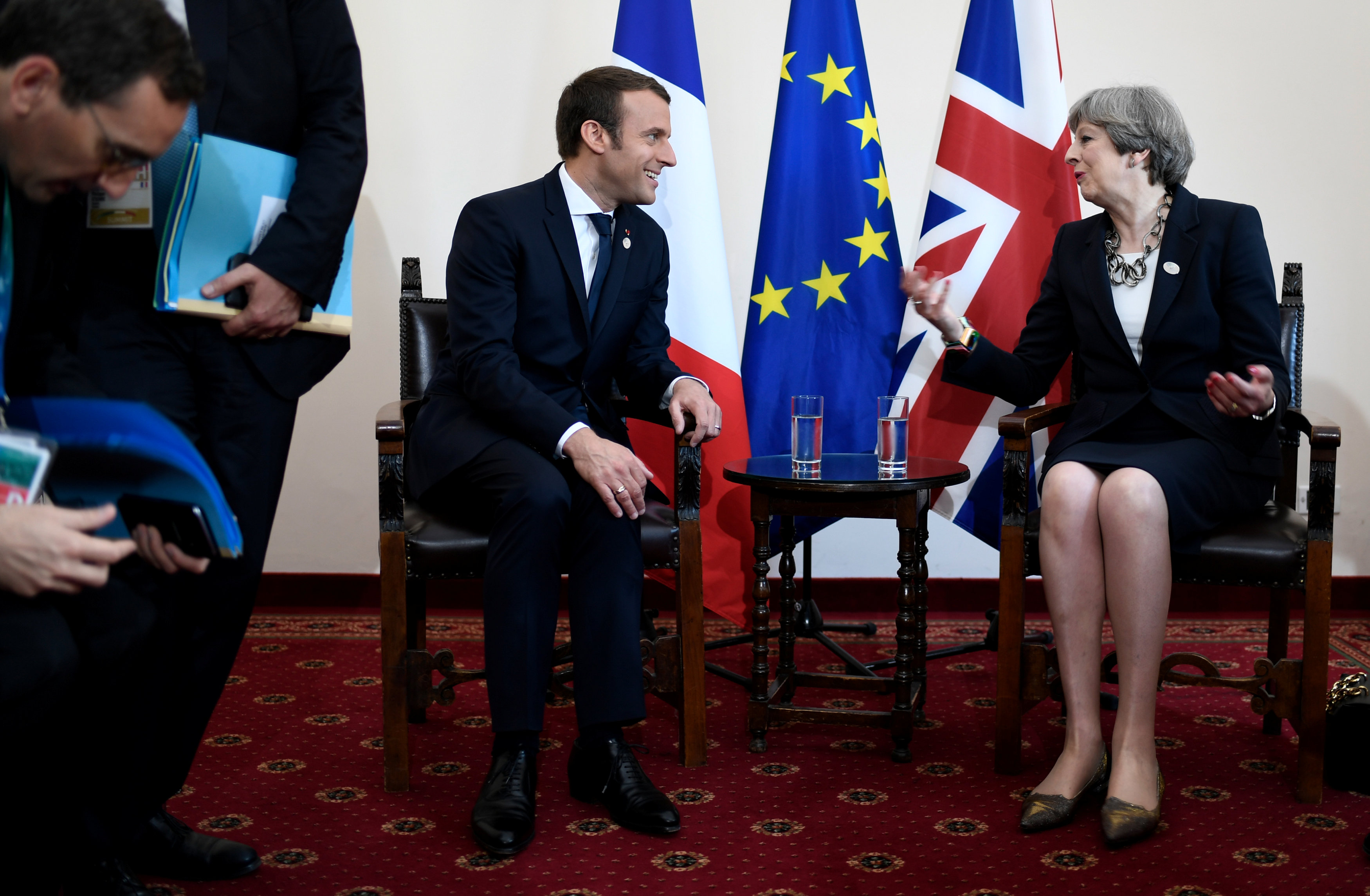 جلسة مباحثات بين فرنسا وبريطانيا