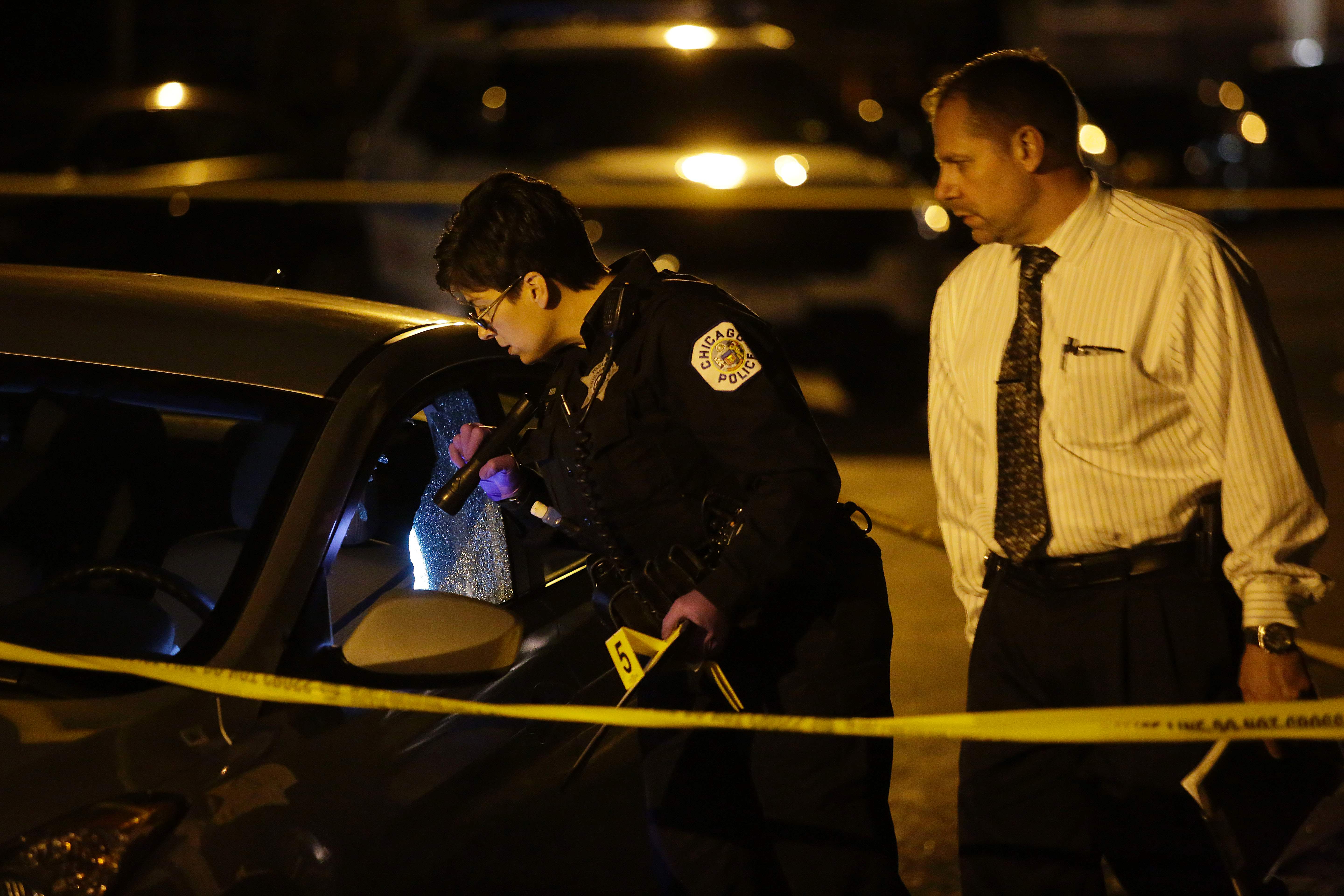 شرطة شيكاغو تجرى تحقيقات حول جريمة القتل