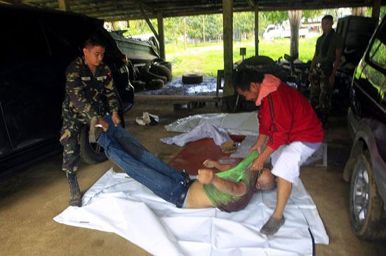 إصابة أحد المواطنين خلال حملة للجيش الفلبينى