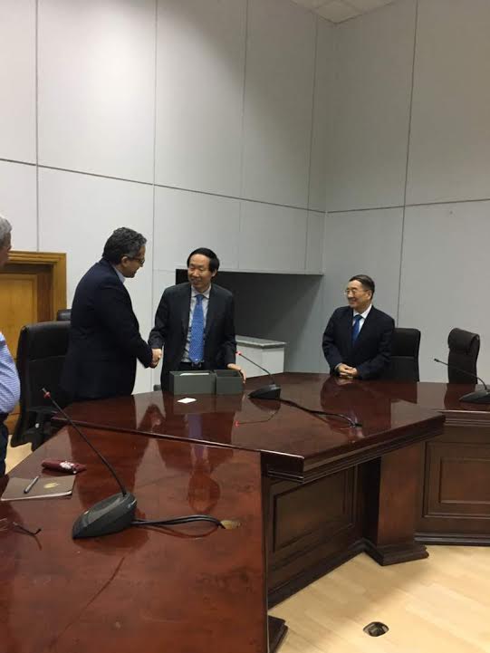 وزير الآثار يلقتى وفد صينى  (3)