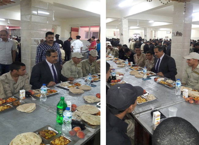 مساعدو وزير الداخلية يشاركون المجندين الإفطار بمعسكرات قوات الأمن (4)