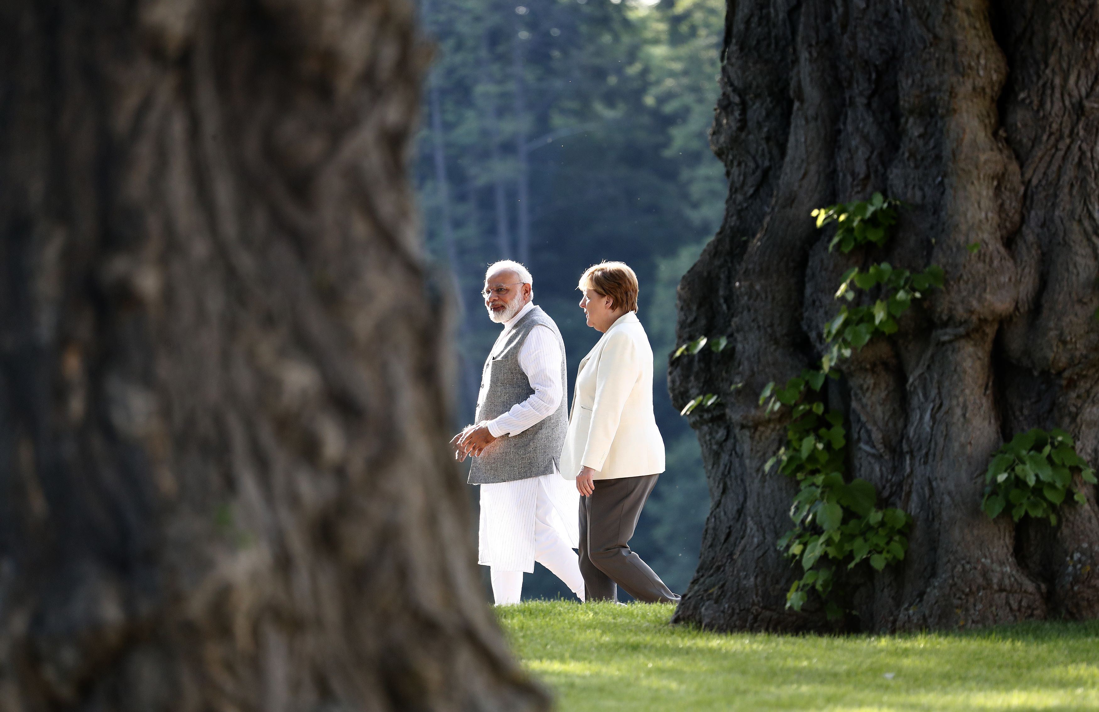 جولة رئيس الوزراء الهندى مع ميركل