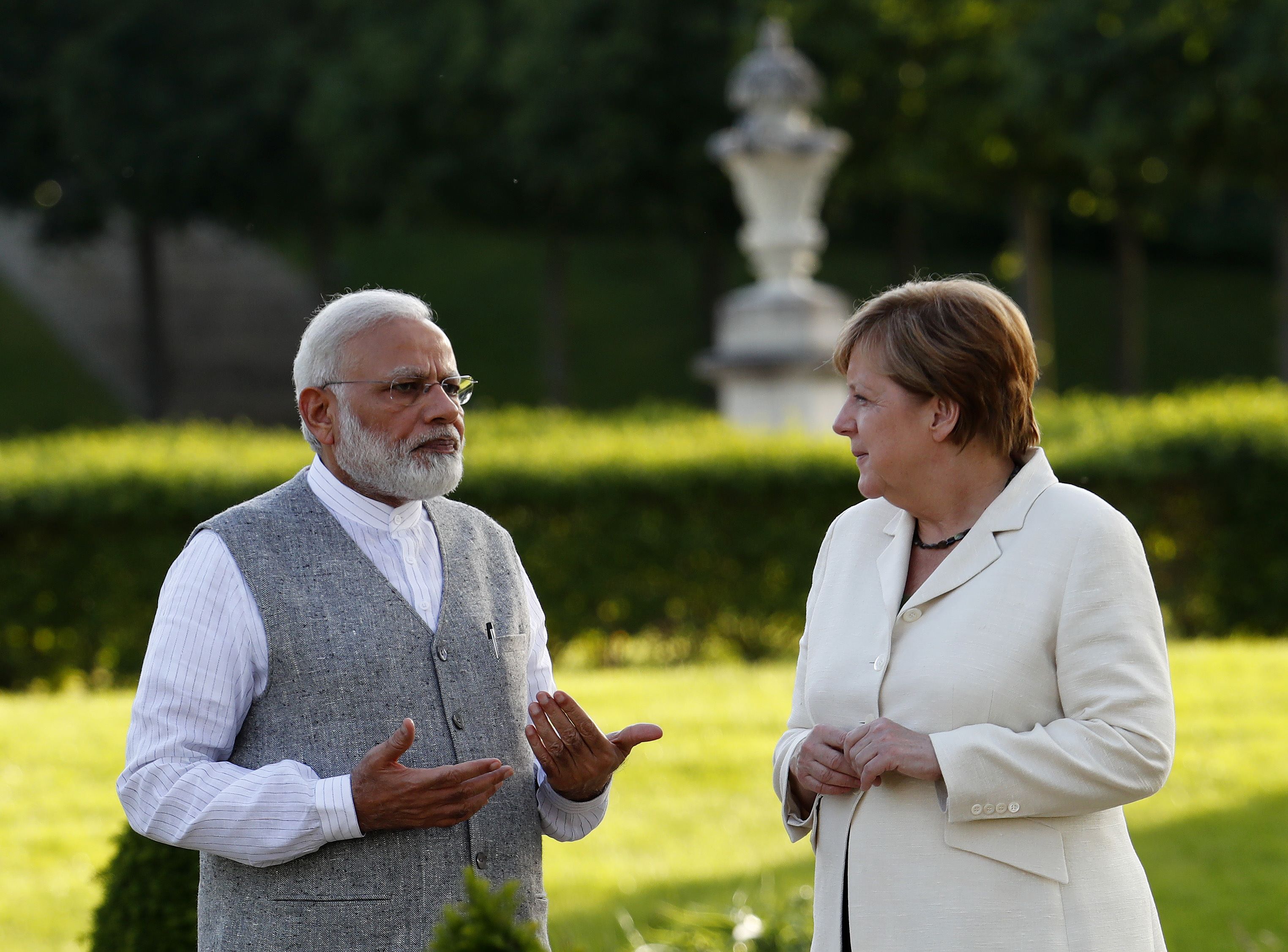 رئيس وزراء الهند مع المستشارة الألمانية فى ألمانيا