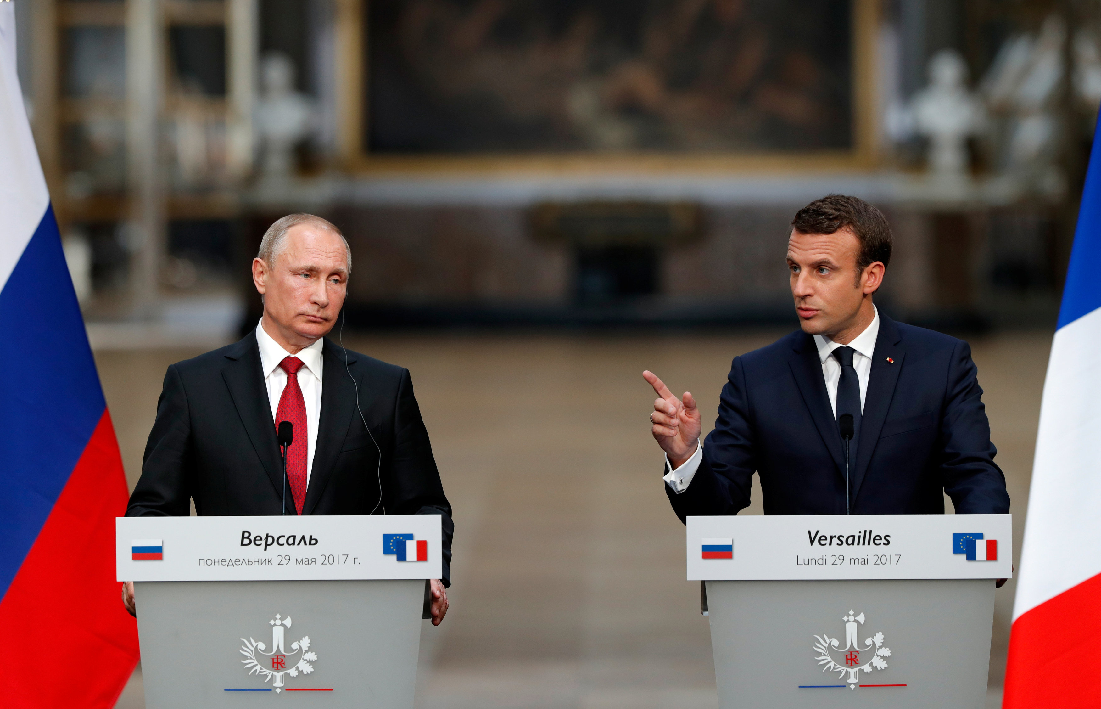مؤتمر صحفى بين الرئيس الفرنسى ونظيره الروسى