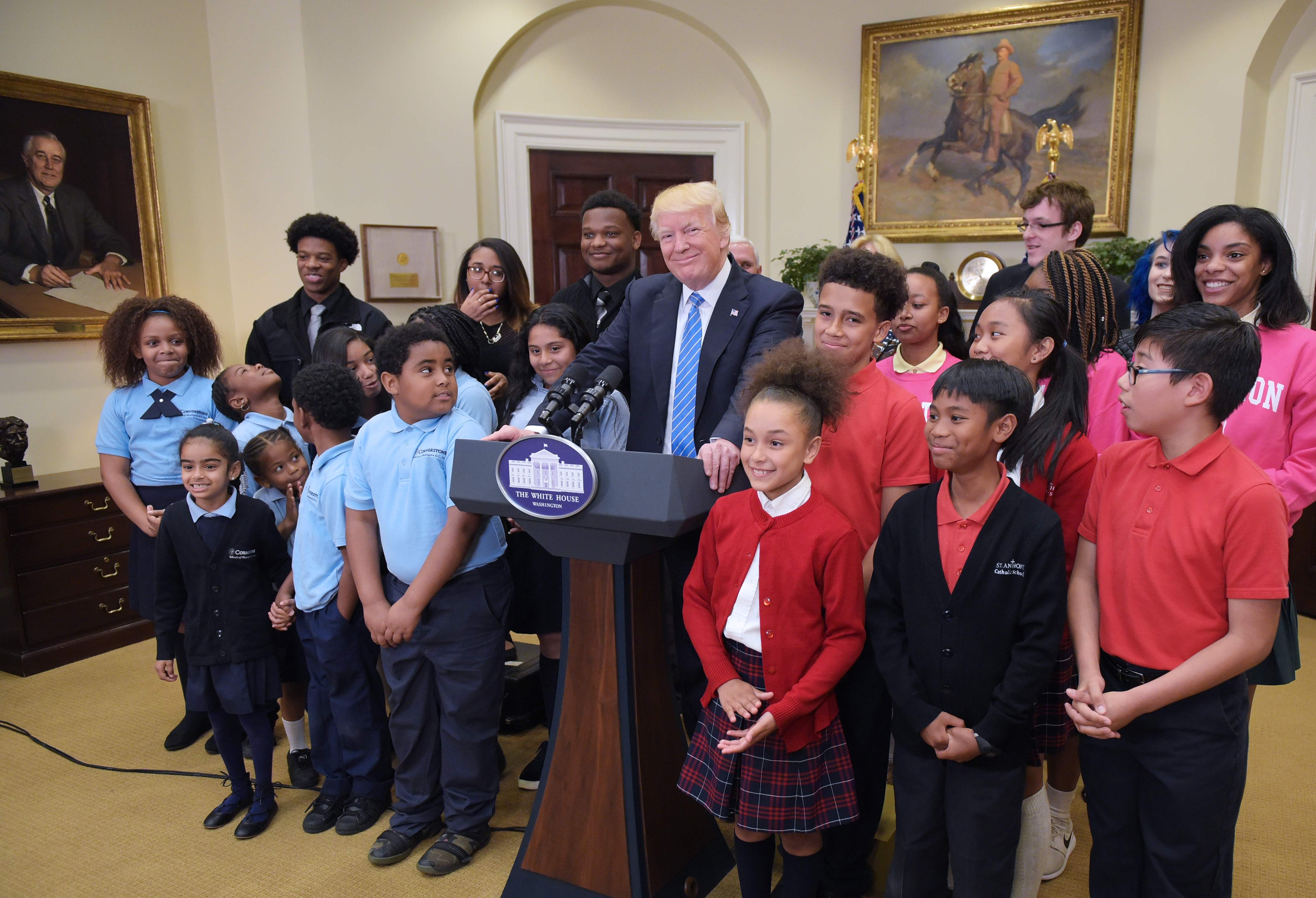 ترامب يجتمع مع التلاميذ باليت الأبيض