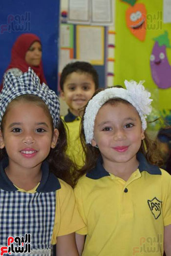مدرسة بورسعيد القومية للغات بالزمالك تحتفل تخرج أطفال بيبى كلاس (2)