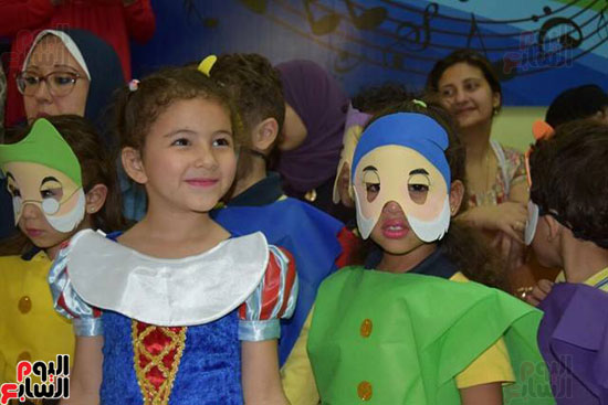 مدرسة بورسعيد القومية للغات بالزمالك تحتفل تخرج أطفال بيبى كلاس (1)