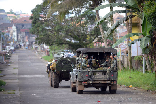 تدفق قوات الجيش لمواجهة المسلحين فى الفلبين