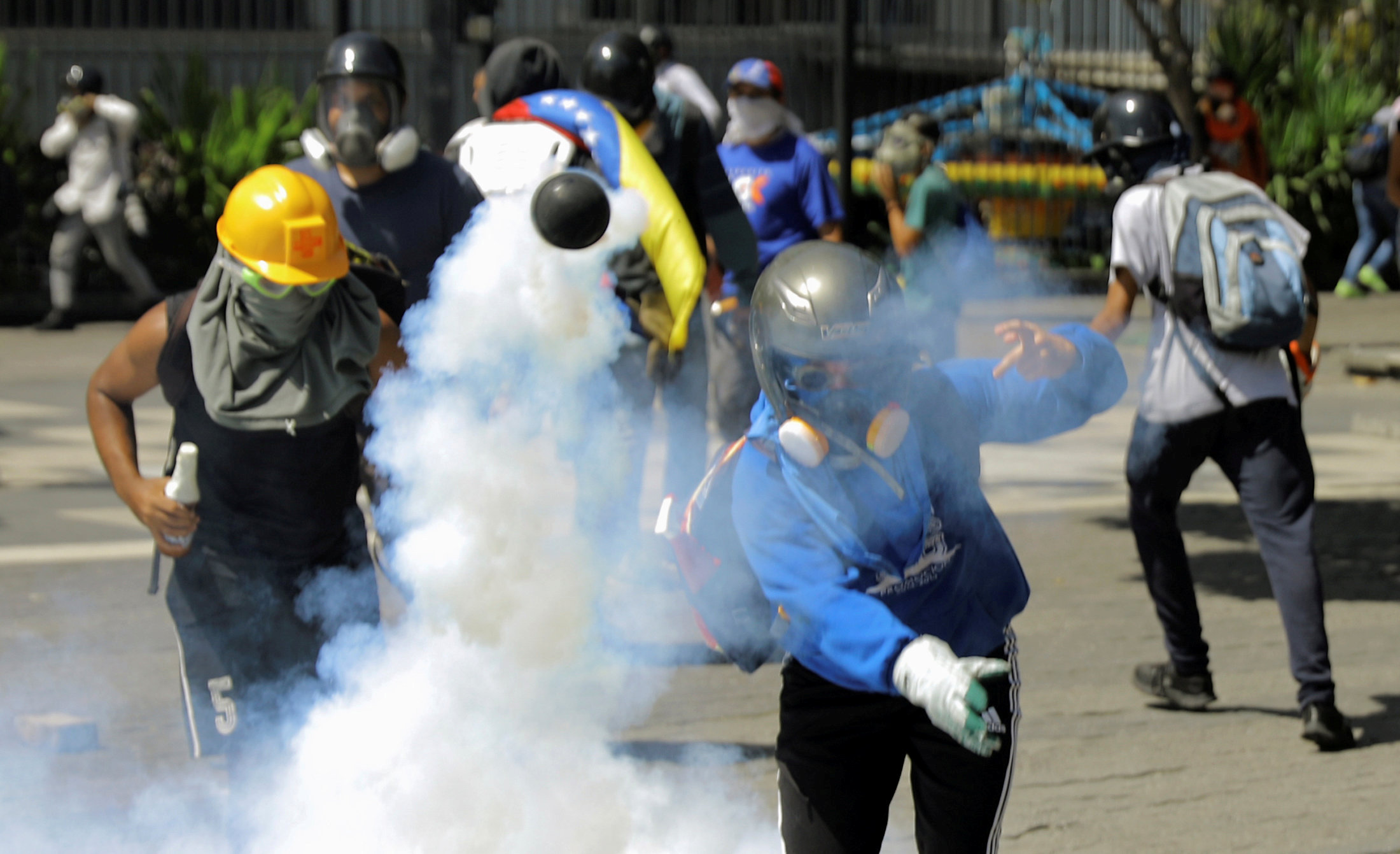 اشتباكات بين شرطة فنزويلا ومعارضين للحكومة