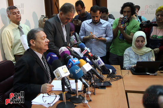 الاجتماع الذى تعقده الهيئة الوطنية للصحافة برئاسة كرم جبر (3)