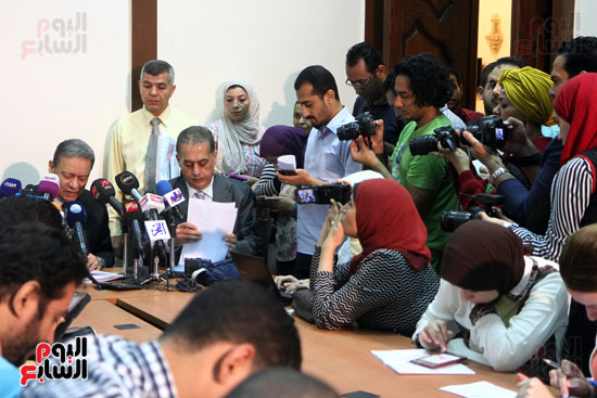 الاجتماع الذى تعقده الهيئة الوطنية للصحافة برئاسة كرم جبر (8)