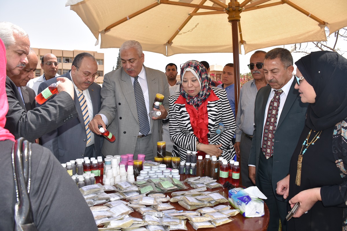 معرض المشغولات البدوية والجلدية بجامعة السادات (1)