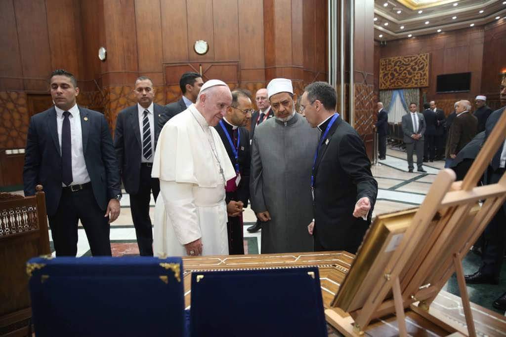 شيخ الازهر بابا الفاتيكان فى لقائهما التاريخى شيخ الازهر بابا الفاتيكان فى لقائهما التاريخى