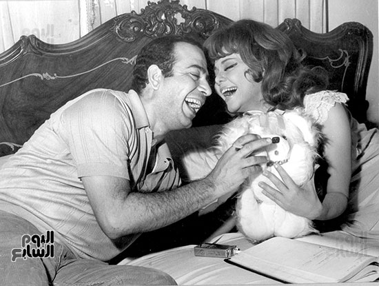 أثناء التجهيز لأحد المشاهد فى أعمالها السينمائية 