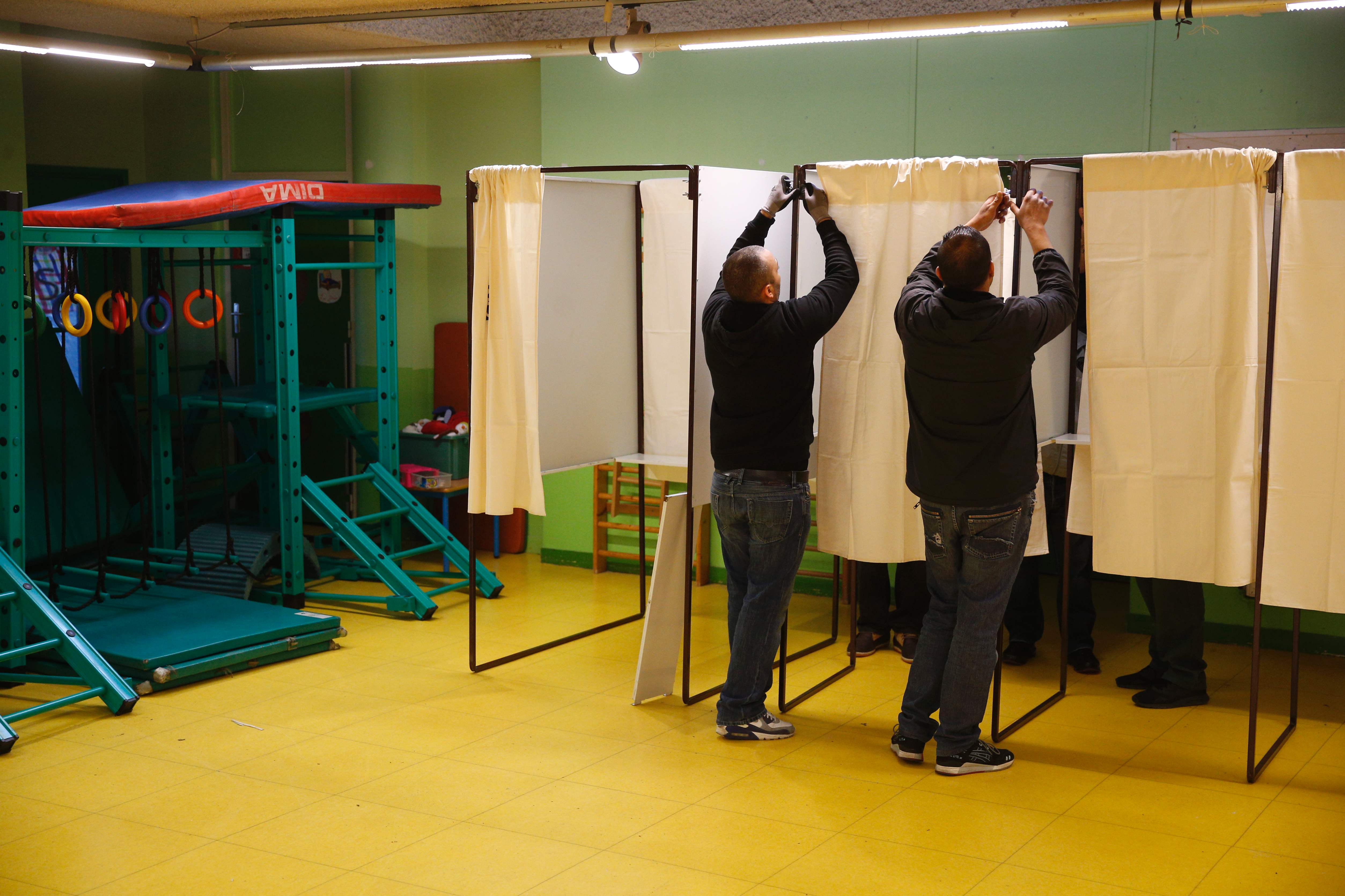 تجهيزات لجان الاقتراع للانتخابات الفرنسية
