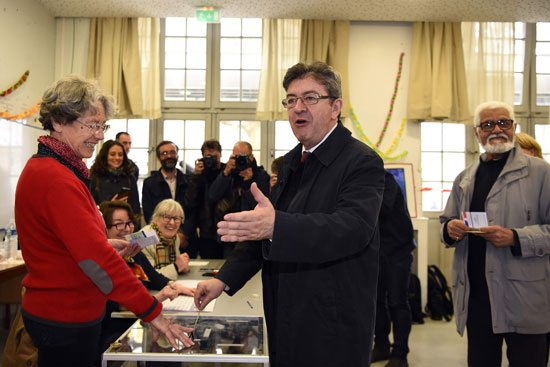 حاخام يدلى بصوته فى الانتخابات الفرنسية