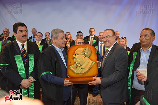 تكريم-عدد-من-الأساتذة