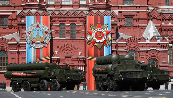 عرض للصواريخ فى بروفة عيد النصر الروسى