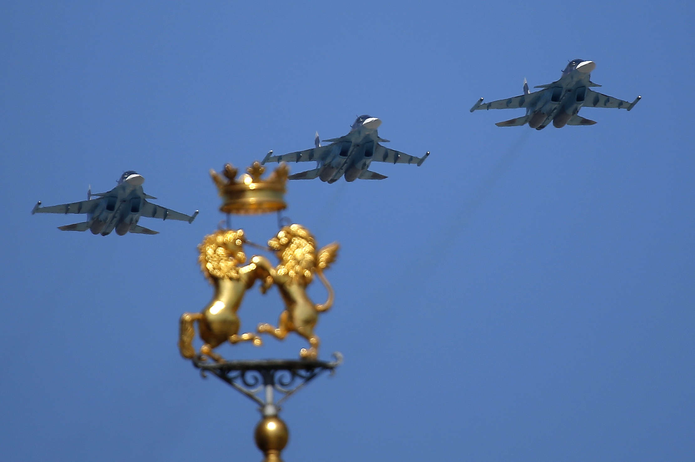روفة المقاتلات الجوية للاحتفال بعيد النصر الروسى